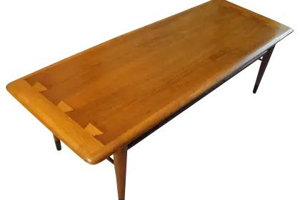 Elegant Wooden Coffee Table Design