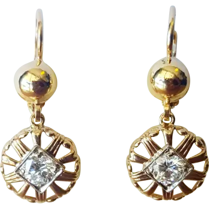 Elegant Gold Earrings with Diamond Details