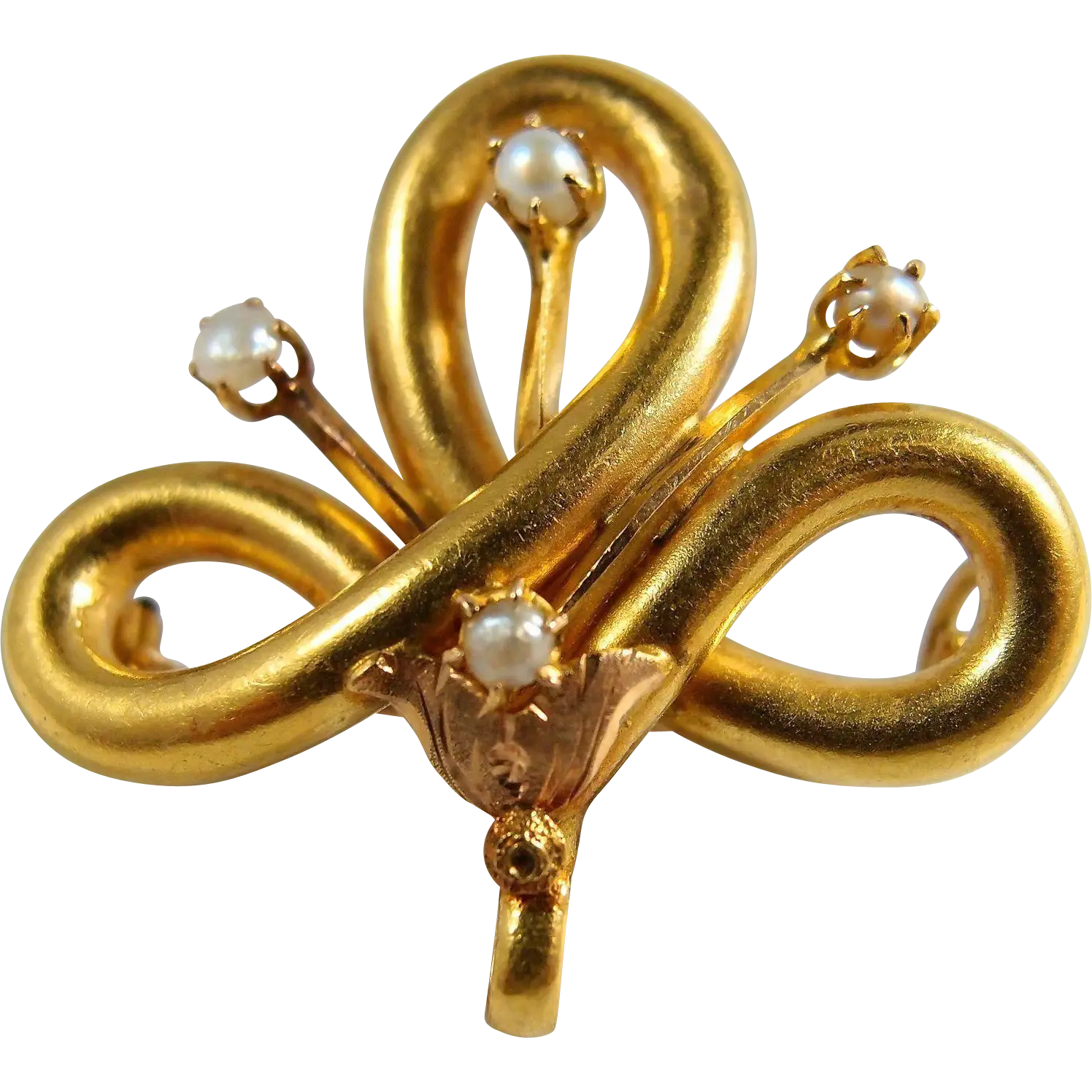 Elegant Gold Brooch with Pearls