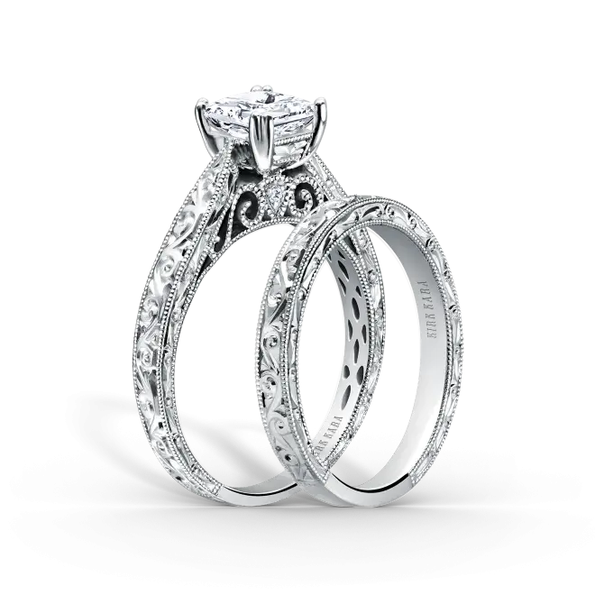 Elegant Diamond Engagement Ring Set