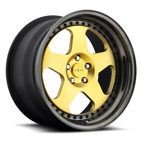 Shiny Gold Alloy Car Rim Design