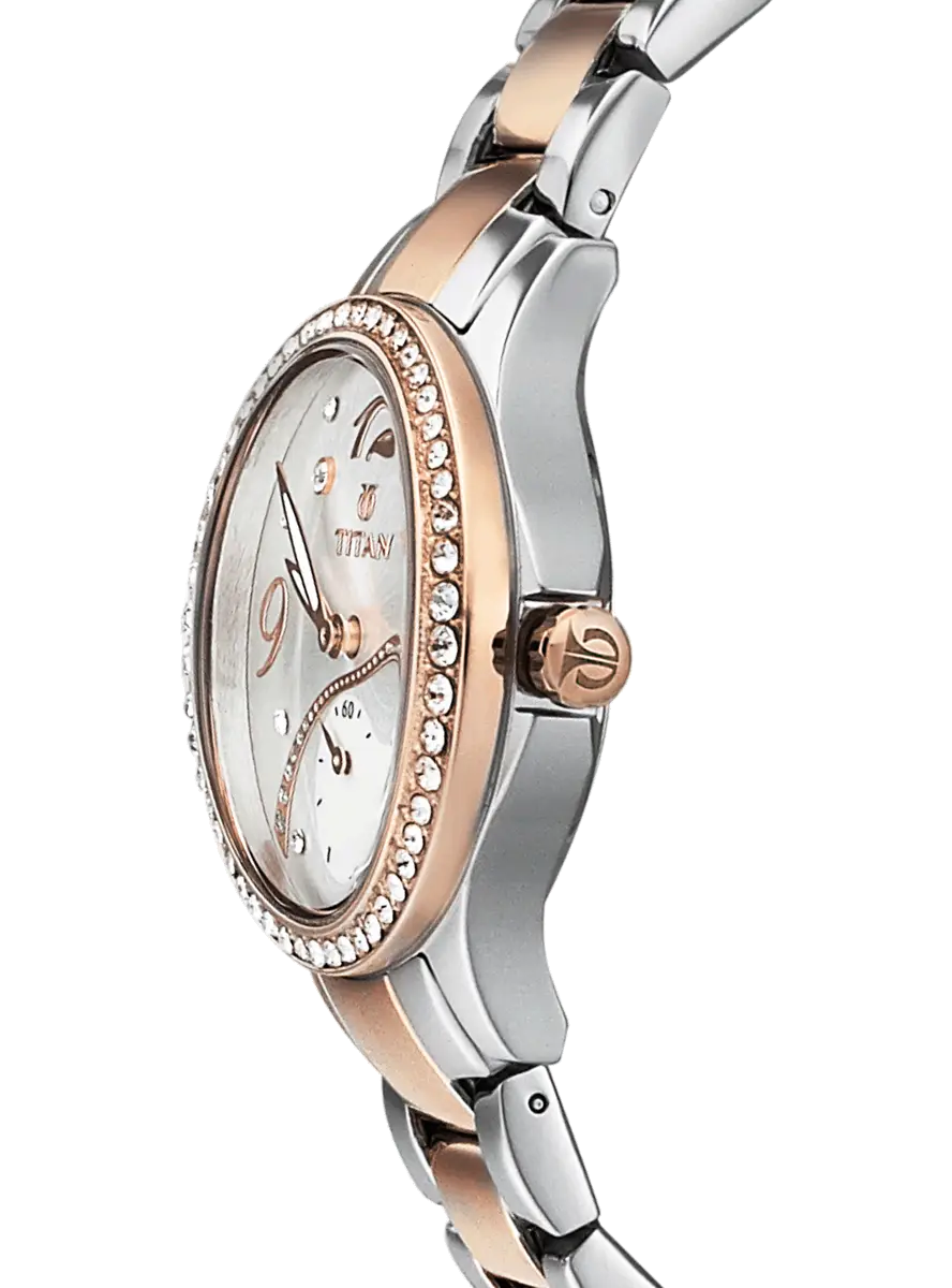 Elegant Metallic Wristwatch