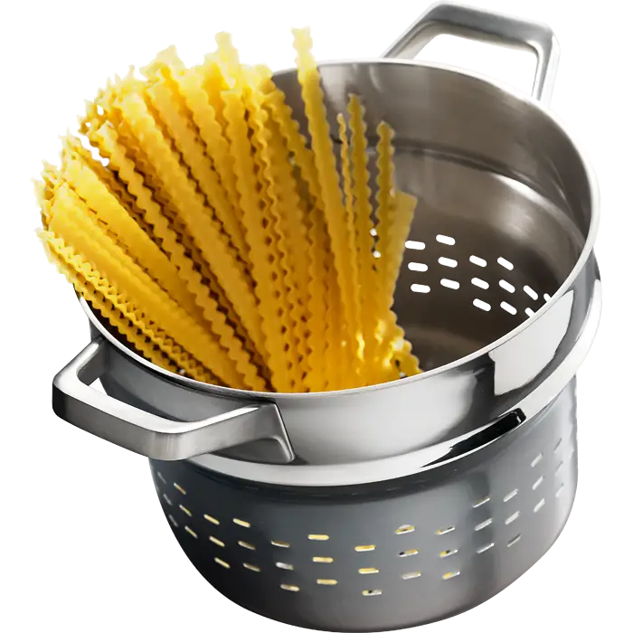 Pasta in Colander Kitchenware