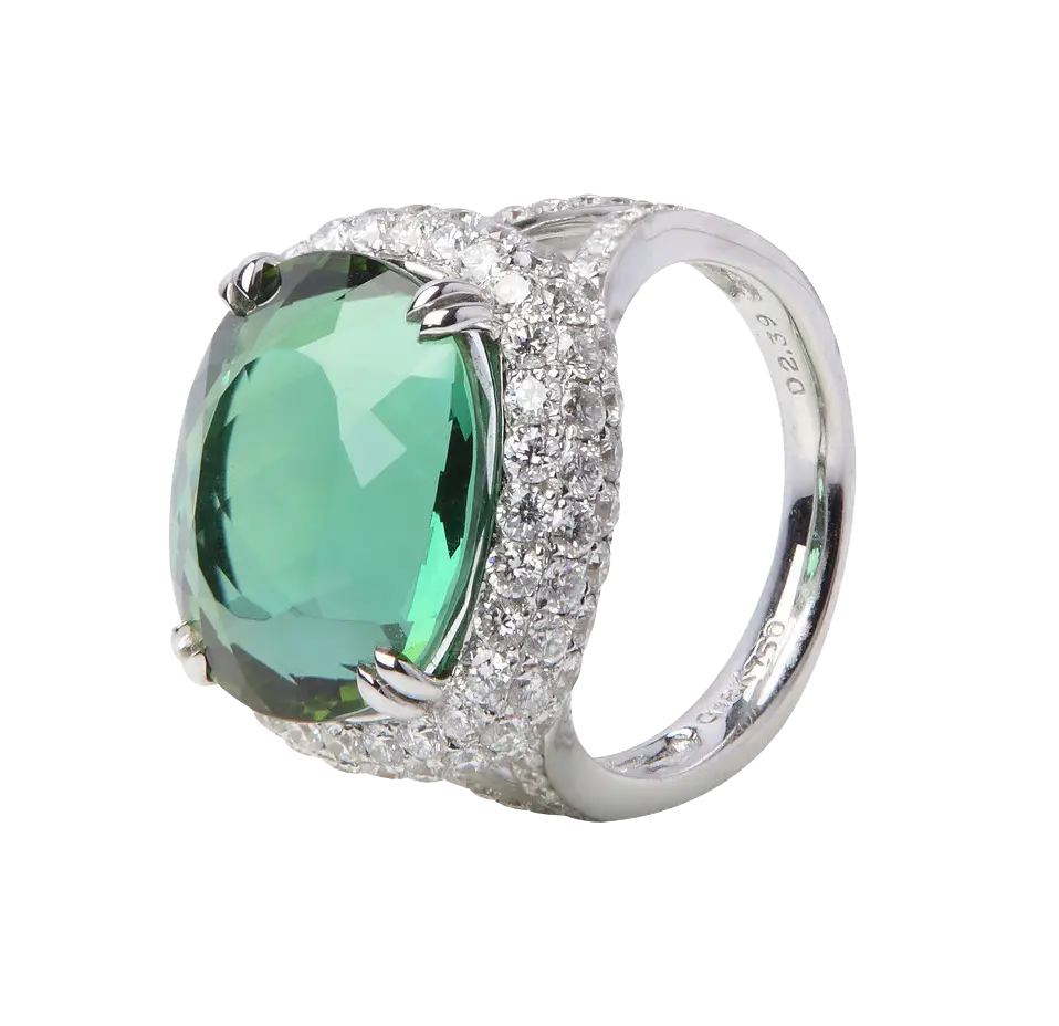 Elegant Ring with Green Gemstone