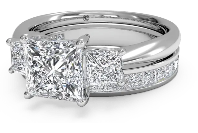 Luxury Princess-Cut Diamond Engagement Ring