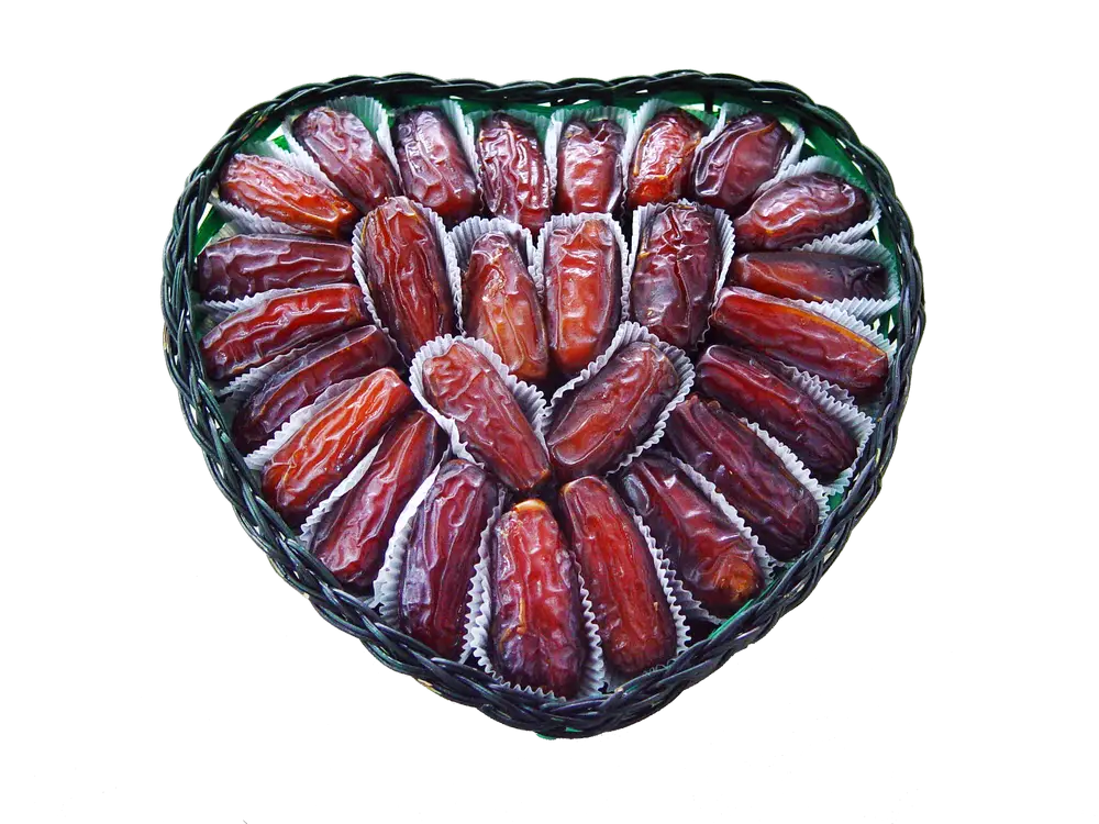 Heart-Shaped Arrangement of Dates for Healthy Snacking