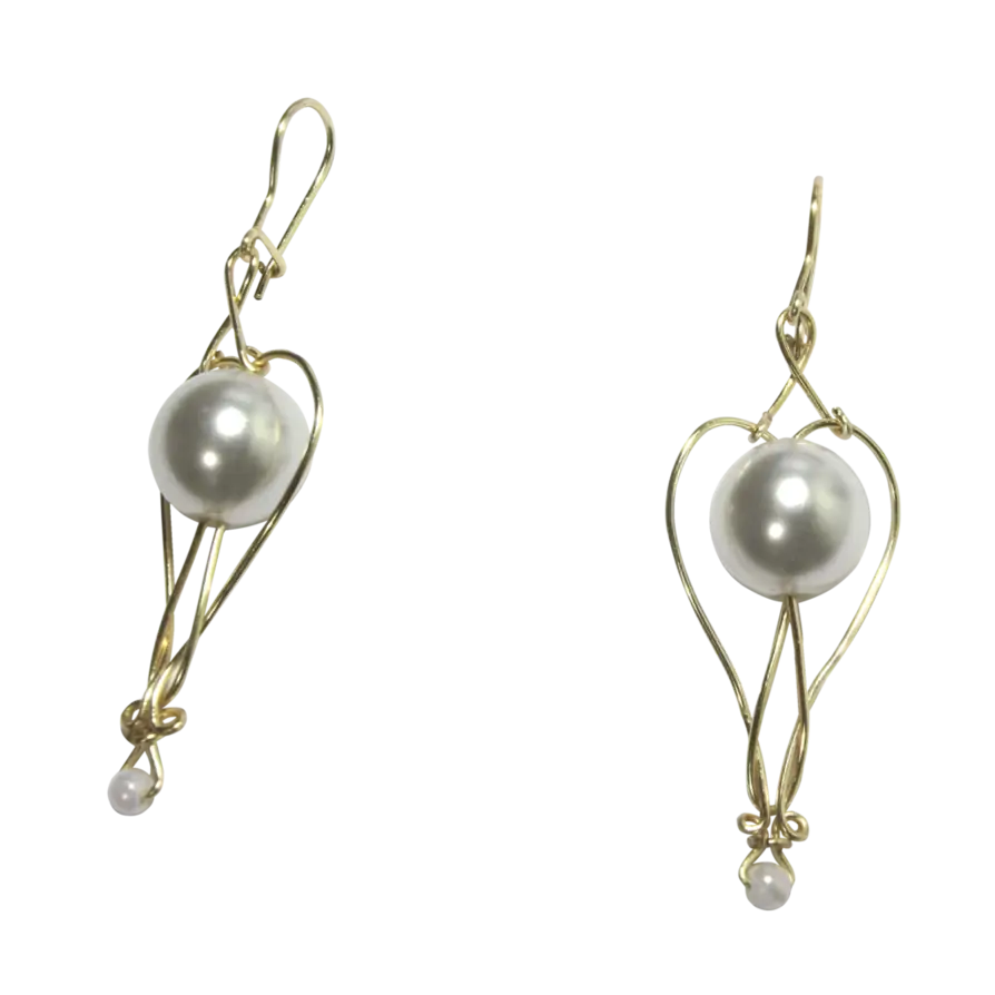 Elegant Gold Frame Pearl Earrings