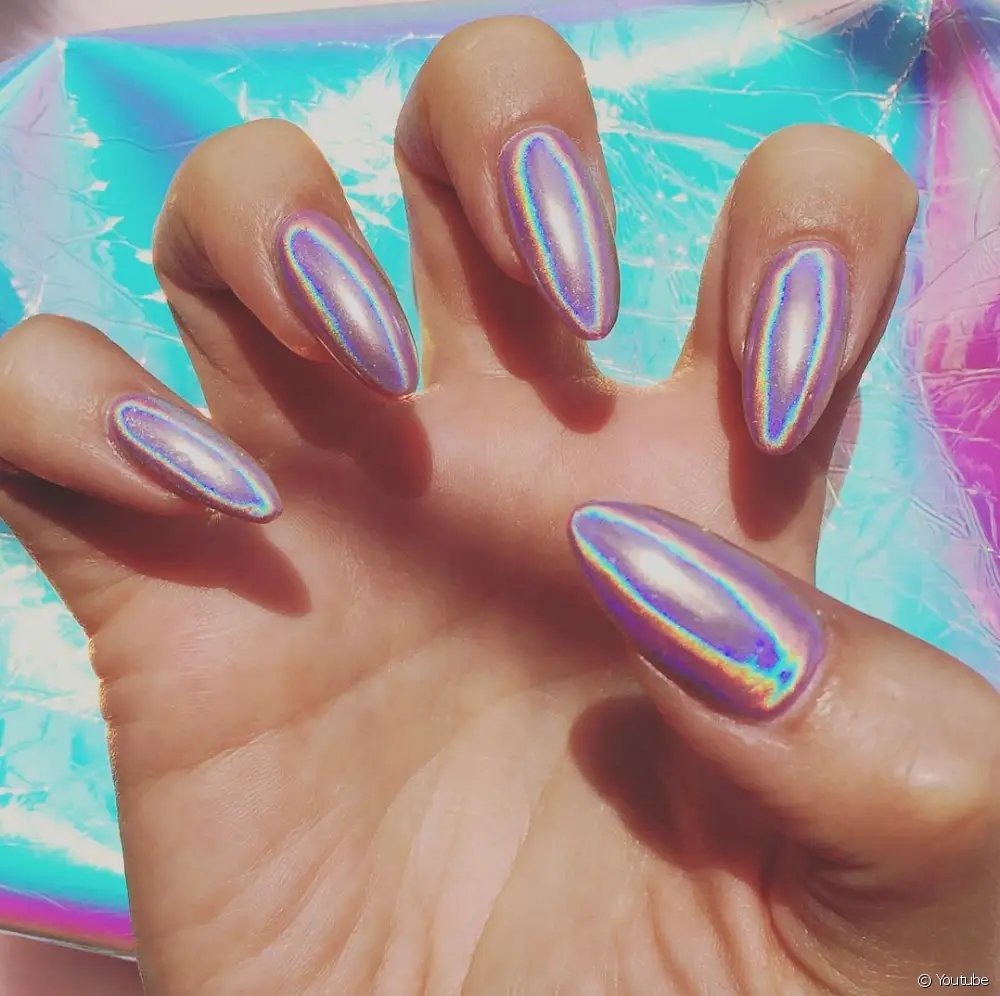 Holographic Nails Fashion