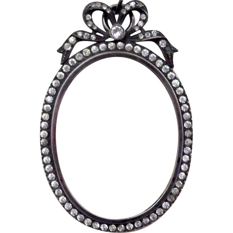 Elegant Oval Frame