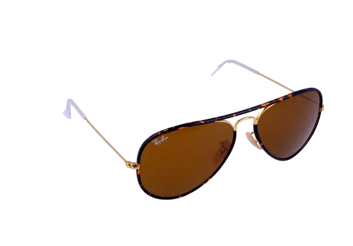 Stylish Aviator Sunglasses with Tinted Lenses