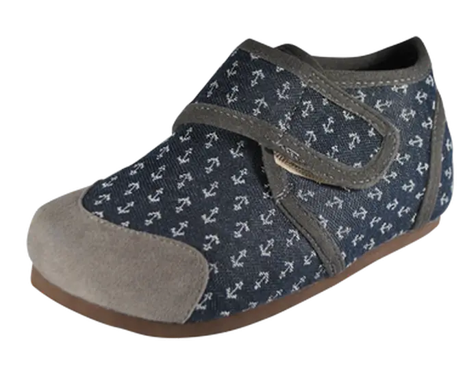Children&#039;s Shoe with Decorative Patterns
