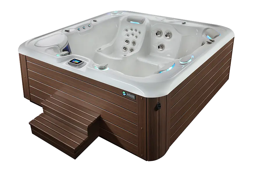 Modern Outdoor Hot Tub with Steps