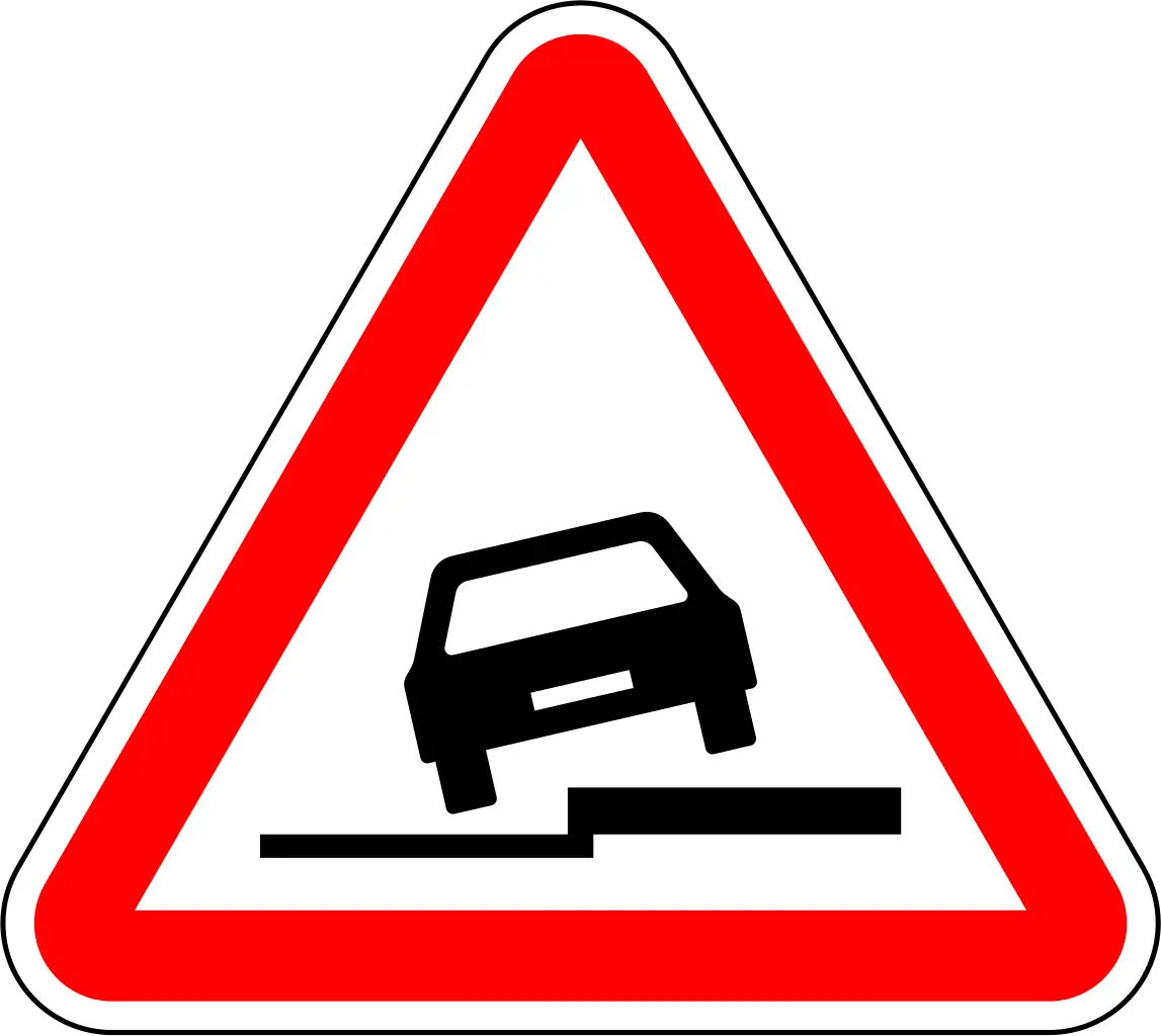 Uneven Road Traffic Warning Sign