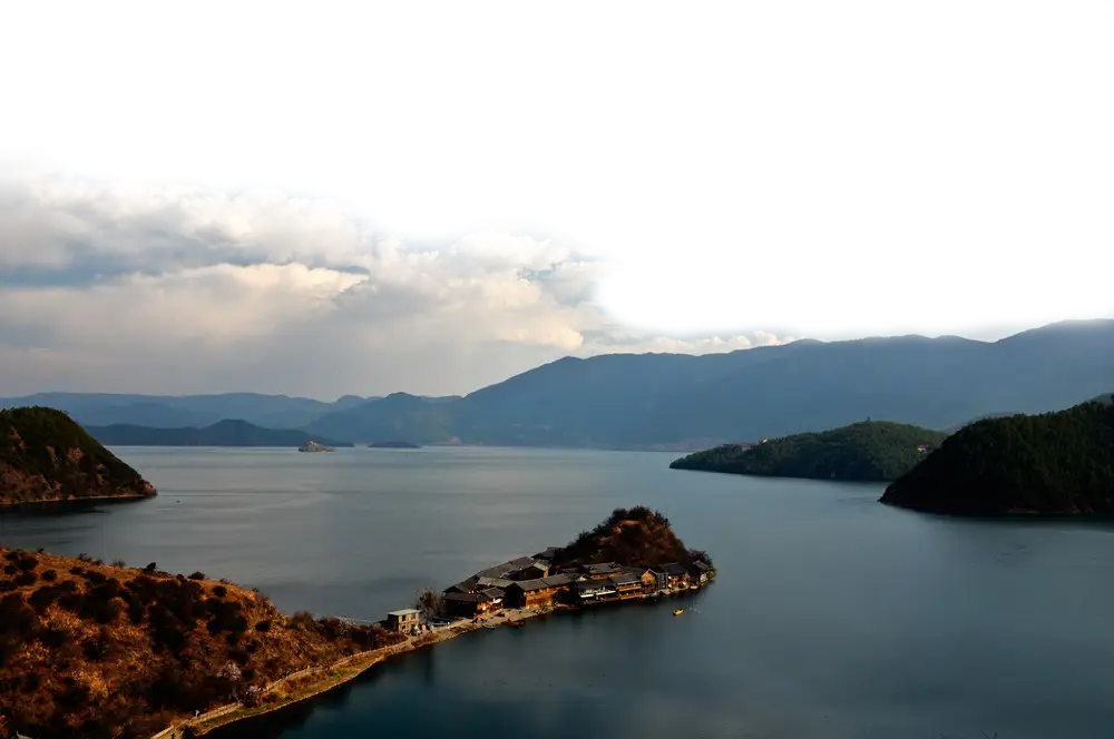 Serene Lake and Mountain View